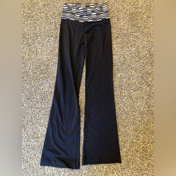 Lululemon High Waisted Black Flare Leggings - Picture 1 of 8